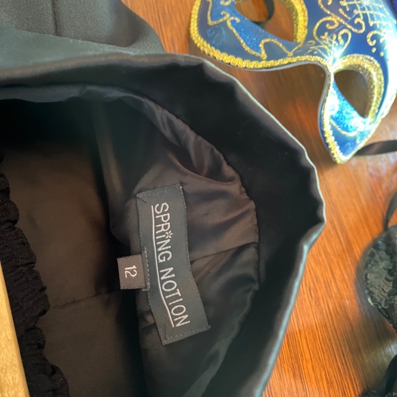 Black Spring Notion Tuxedo - Picture 2 of 6